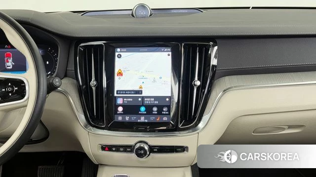 Volvo V60 Cross-Country 2nd Generation 2022 Белый из Кореи, фото 6