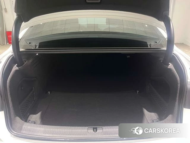 Audi A4L 2023 Белый из Китая, фото 6