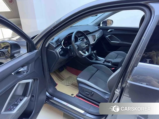 Audi Q3 2023 Темно-серый из Китая, фото 6