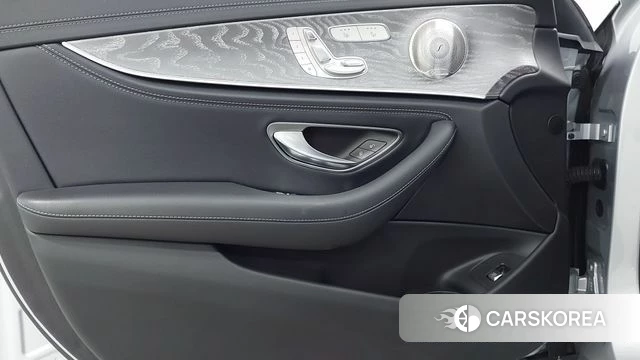 Mercedes-Benz E-Class W213 2022 Серебряный из Кореи, фото 6