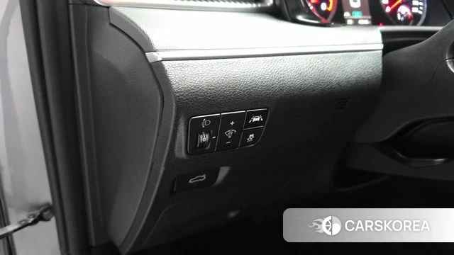 Kia K5 3rd generation 2023 Серебристо-серый из Кореи, фото 6