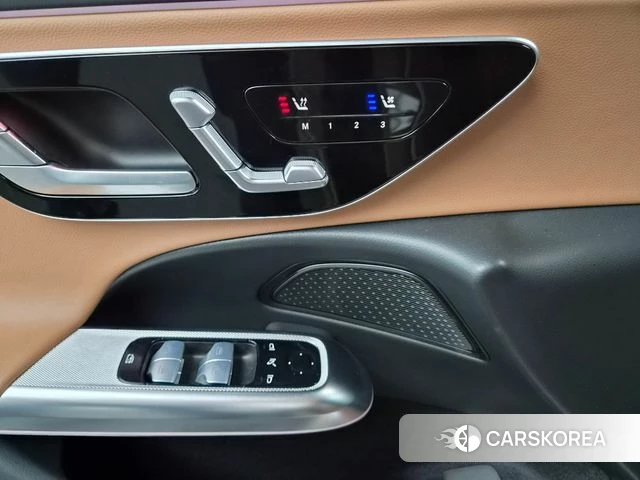Mercedes-Benz E-Class W214 2025 Коричневый из Кореи, фото 6