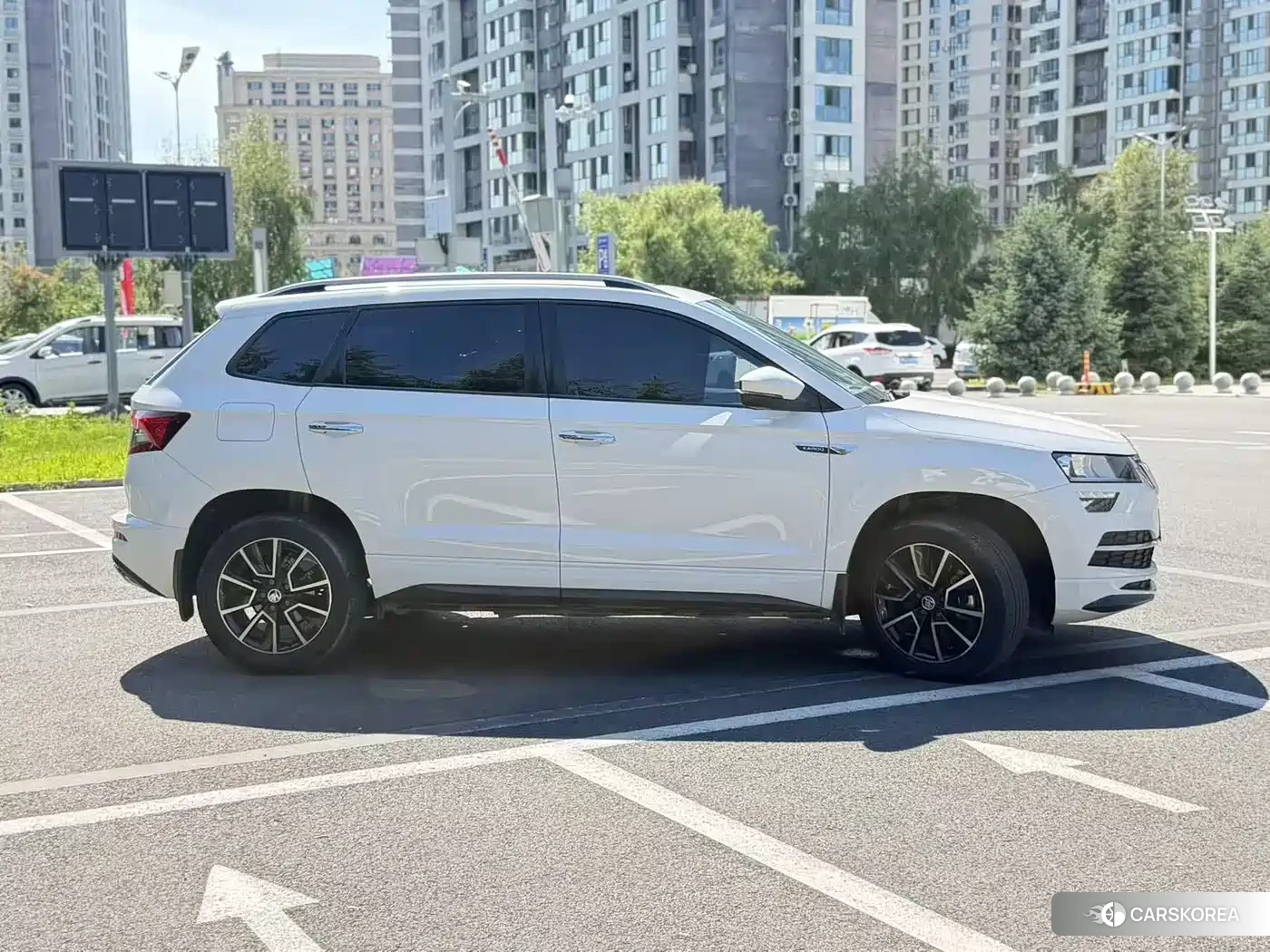 Skoda Karoq 2022 Белый из Китая, фото 6