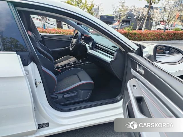 Volkswagen Lingdu 2024 Белый из Китая, фото 6