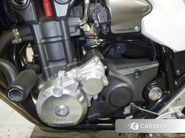 Проданный Honda CB1300SF BOLDOR ABS 2011 из Японии, фото 2