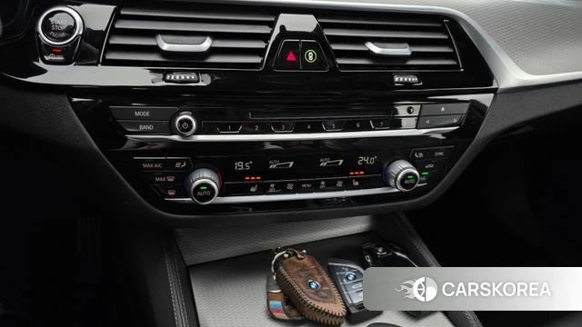 BMW 5 Series (G30) 2018 Белый из Кореи, фото 6