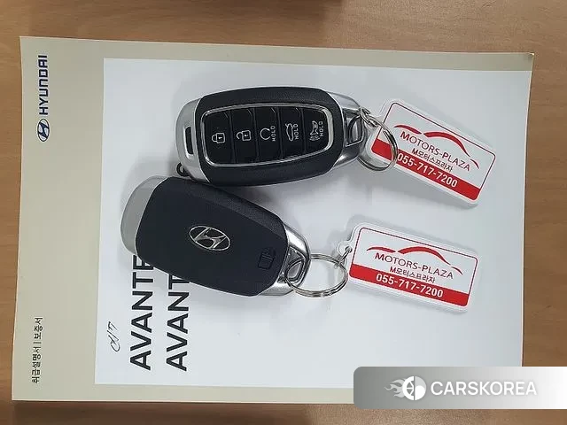 Hyundai Avante (CN7) 2021 Серебристо-серый из Кореи, фото 6