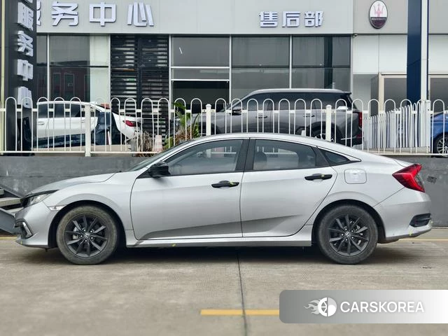 Honda Civic 2021 Серебристо-серый из Китая, фото 6