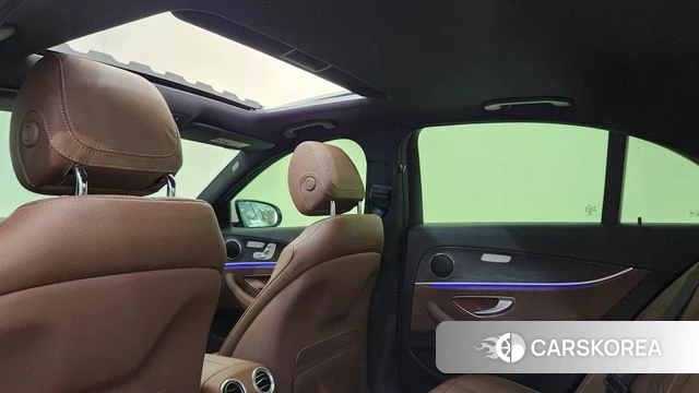 Mercedes-Benz E-Class W213 2023 Белый из Кореи, фото 6