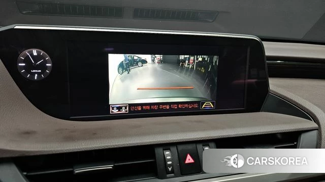 Lexus ES300h 7th generation 2021 Песочный из Кореи, фото 6
