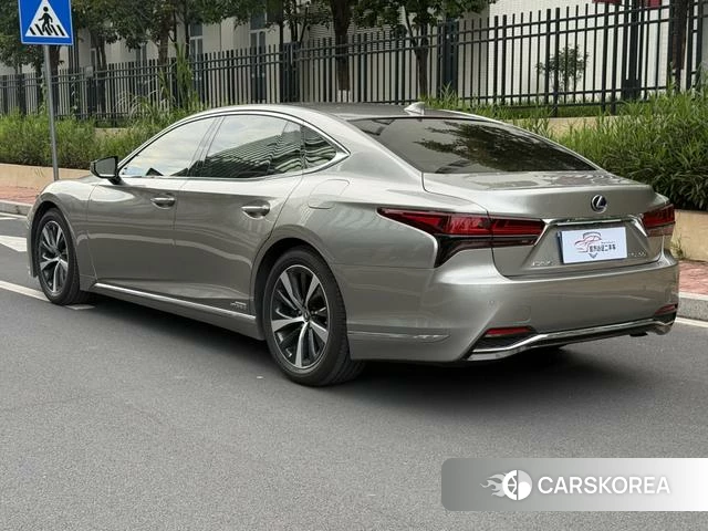 Lexus LS 2021 Серебристо-серый из Китая, фото 6