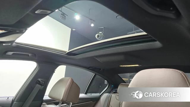 BMW 5 Series (G30) 2020 Белый из Кореи, фото 6
