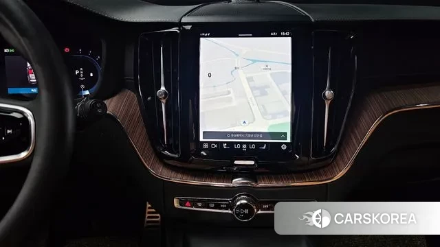 Volvo XC60 second Generation 2023 Белый из Кореи, фото 6