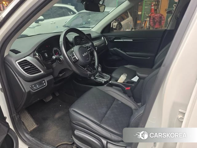 Kia Seltos 2022 Белый из Кореи, фото 6