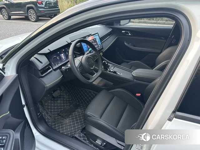 Lynk 03 2024 Белый из Китая, фото 6