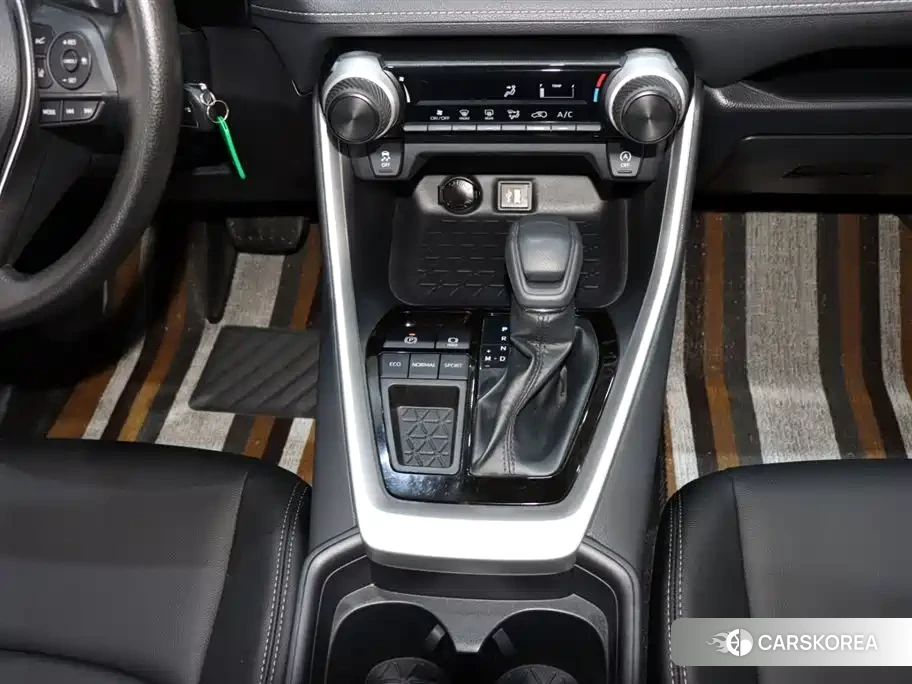 Toyota RAV4 2025 Белый из Китая, фото 6