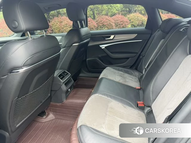 Audi A6L 2022 Черный из Китая, фото 6