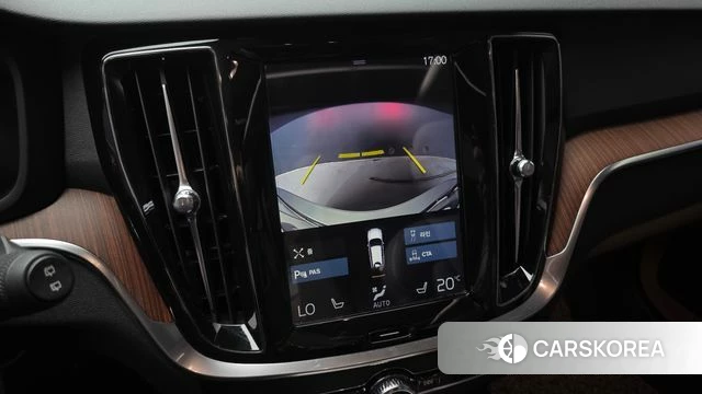 Volvo V60 Cross-Country 2nd Generation 2019 Белый из Кореи, фото 6