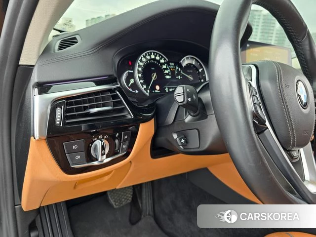 BMW 5 Series (G30) 2018 Черный из Кореи, фото 6