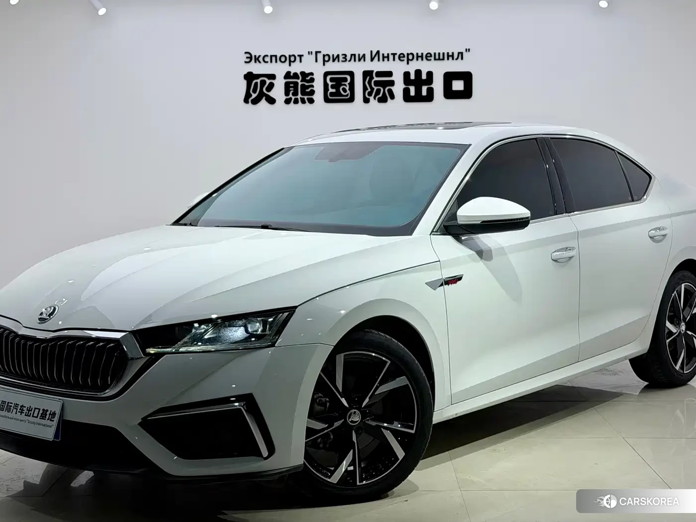 Skoda Octavia 2023 Белый из Китая, фото 6