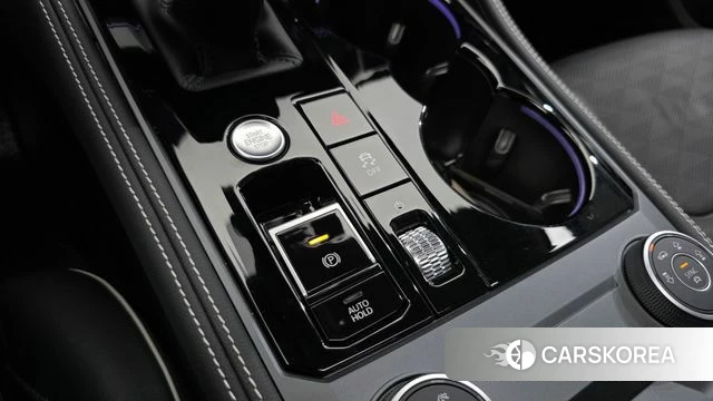 Volkswagen Touareg 3rd generation 2025 Белый из Кореи, фото 6