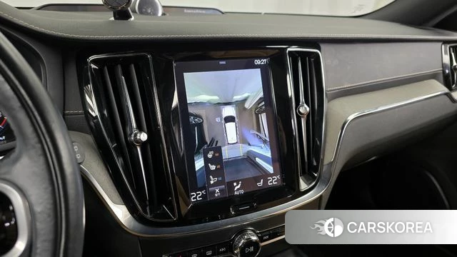 Volvo V60 Cross-Country 2nd Generation 2020 Белый из Кореи, фото 6