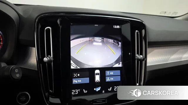 Volvo XC40 2019 Светло-серебряный цвет из Кореи, фото 6