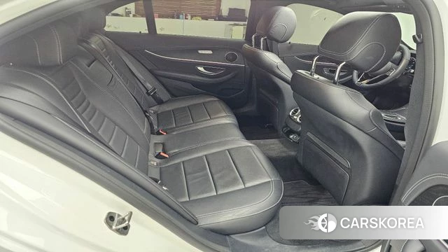 Mercedes-Benz E-Class W213 2023 Белый из Кореи, фото 6