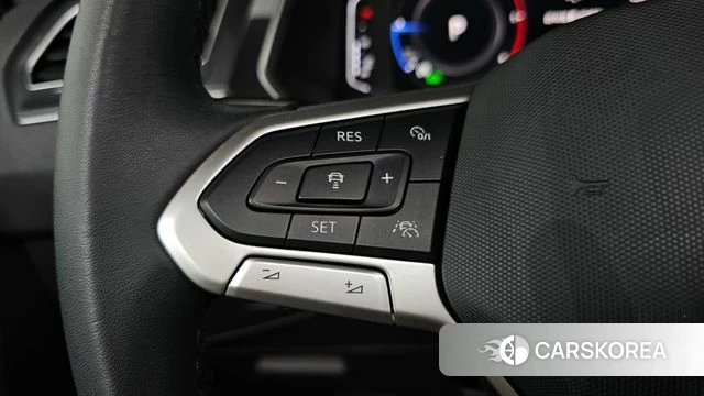 Volkswagen Tiguan second Generation 2022 Белый из Кореи, фото 6