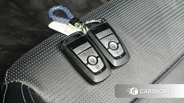 Ford Mustang 7th Generation 2024 Красный из Кореи, фото 6