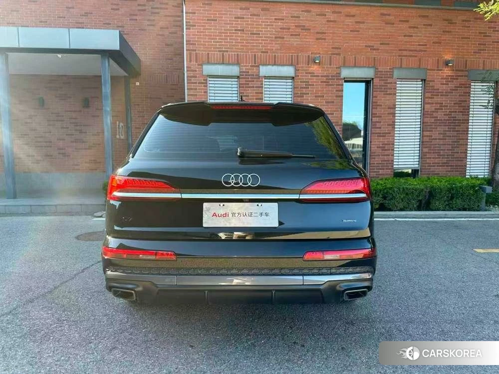 Audi Q7 2026 Черный из Китая, фото 6