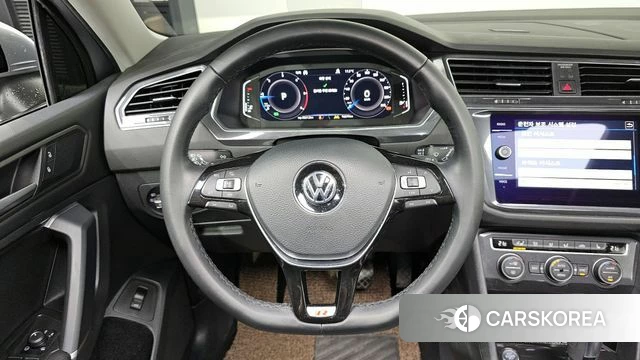 Volkswagen Tiguan Allspace 2020 Серебристо-серый из Кореи, фото 6