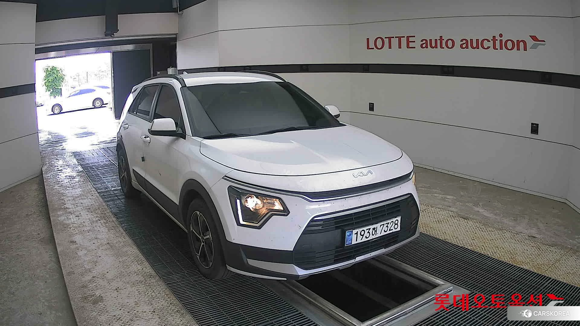 Kia Niro Hybrid 2024 Snow White Pearl (optional) из Кореи, фото 6