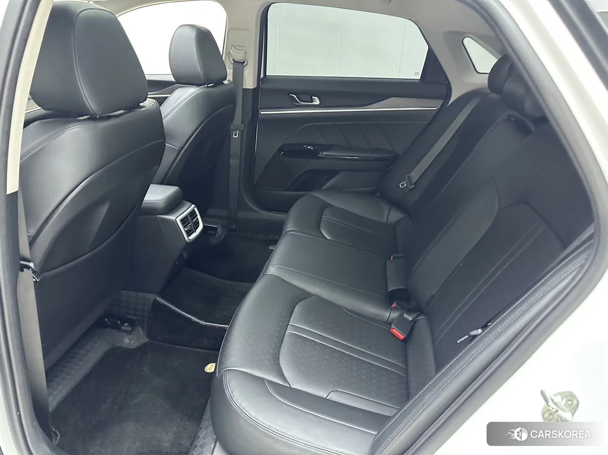 Kia K5 2021 Белый из Китая, фото 6