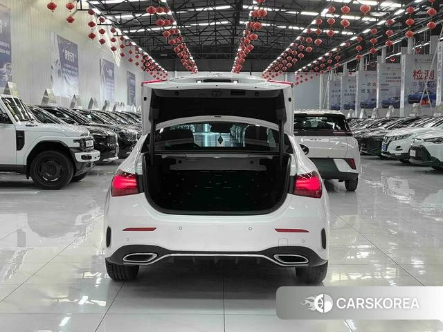 Mercedes-Benz Class A 2023 Белый из Китая, фото 6