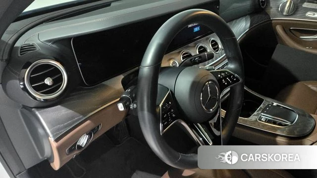 Mercedes-Benz E-Class W213 2022 Белый из Кореи, фото 6