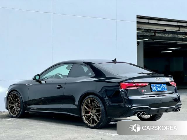 Audi S5 2023 Черный из Китая, фото 6