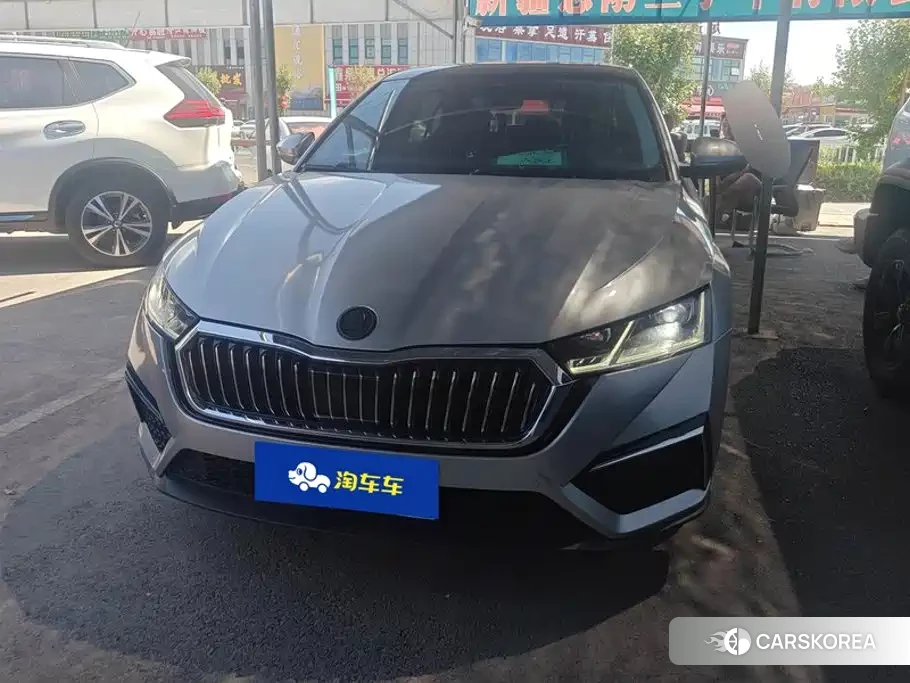 Skoda Octavia 2022 Silver/gray из Китая, фото 6