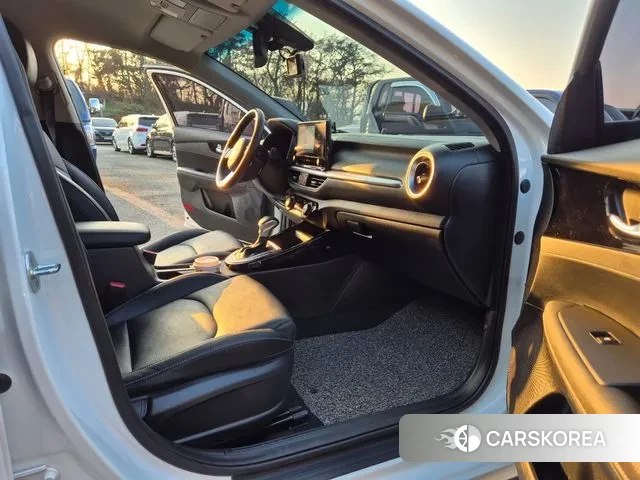 Kia The New K3 2nd generation 2022 Белый из Кореи, фото 6