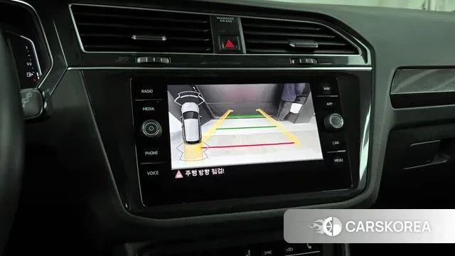 Volkswagen Tiguan second Generation 2022 Белый из Кореи, фото 6