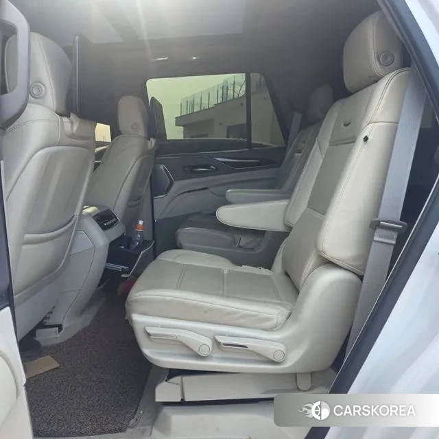 Cadillac Escalade 5th Generation 2023 Белый из Кореи, фото 6