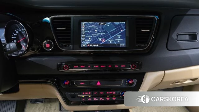 Kia The New Carnival 2018 Белый из Кореи, фото 6