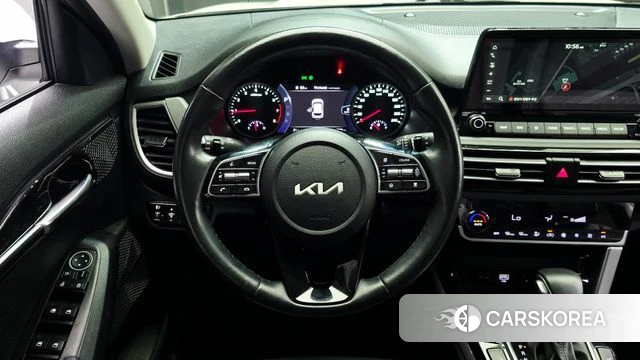 Kia Seltos 2022 Белый из Кореи, фото 6