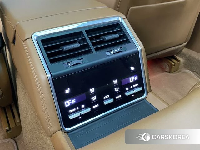 Porsche Panamera 2023 Серебристо-серый из Китая, фото 6