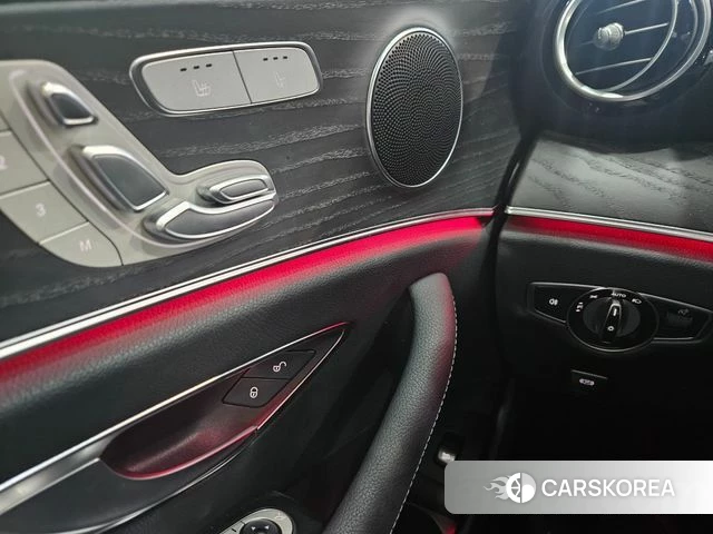 Mercedes-Benz E-Class W213 2022 Синий из Кореи, фото 6