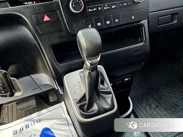 Hyundai Staria 2022 Серебристо-серый из Кореи, фото 6