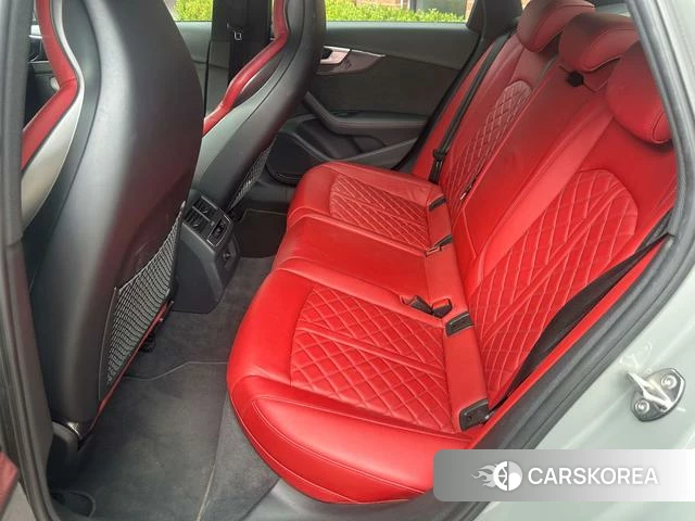 Audi S4 2021 Темно-серый из Китая, фото 6