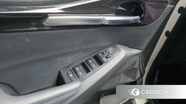Kia Seltos 2022 Белый из Кореи, фото 6