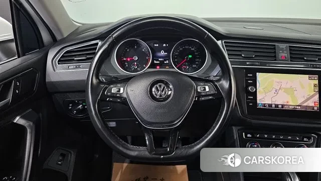 Volkswagen Tiguan second Generation 2018 Белый из Кореи, фото 6