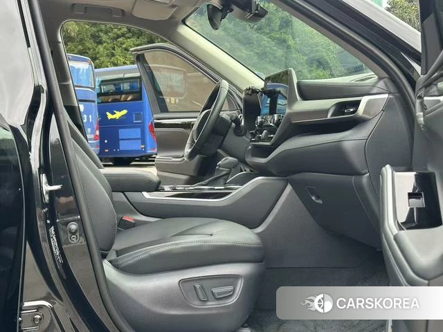 Toyota Highlander 2024 Черный из Китая, фото 6
